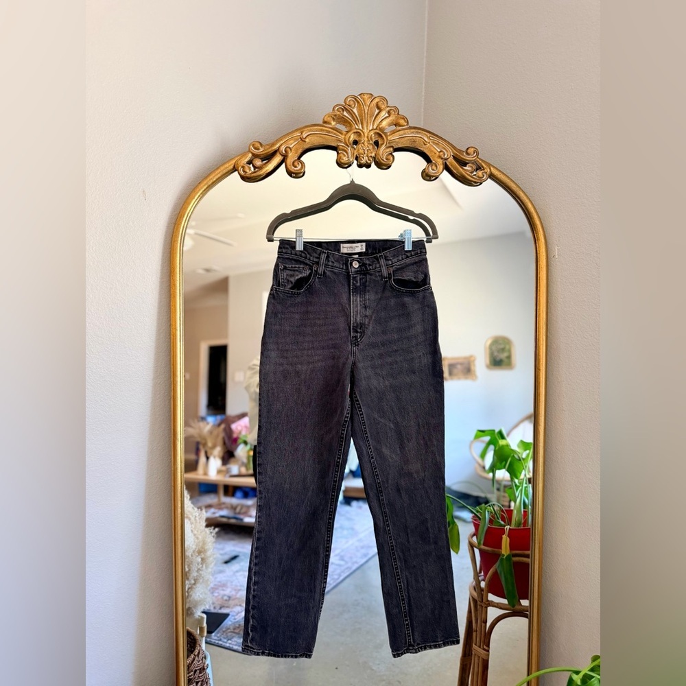 Abercrombie 90s straight ultra Highrise faded black 2/26 short curve